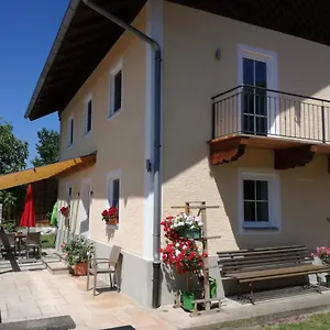 Haus Ella - Auf Dem Land Vor Den Toren Salzburgs Ferienhaus